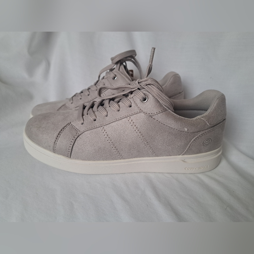 Easy spirit sneakers size 8 wide
